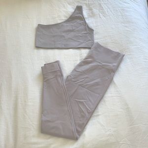 Setactive leggings and sports bra set - Size medium (M) - color “sugar”